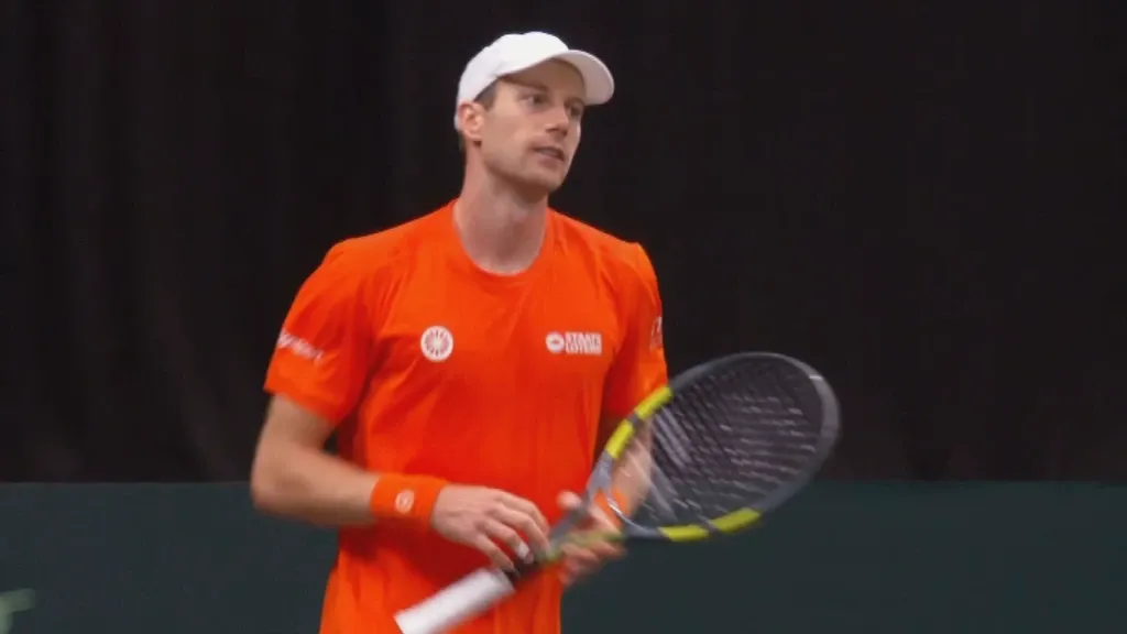 Van de Zandschulp barely gets past world No. 829 in opening Davis Cup match