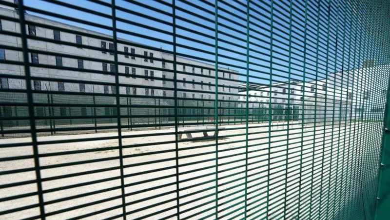 First Swedish Prisoners Sent to Estonia as Sweden Struggles With Its Prison Crisis