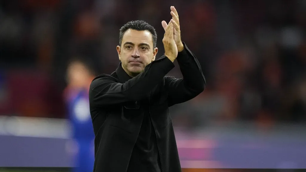 Xavi tevreden na debuut, roept snel nieuwe spits op na blessure Brobbey