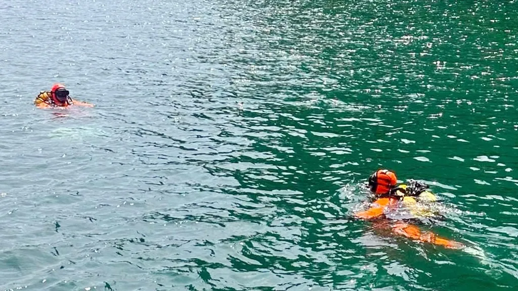 Dutchman missing on Lake Como after diving in to save his son