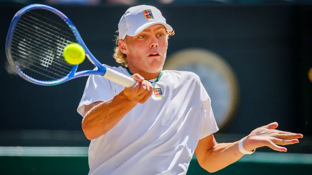 17-year-old son of tennis legend Hewitt shocks with first pro win