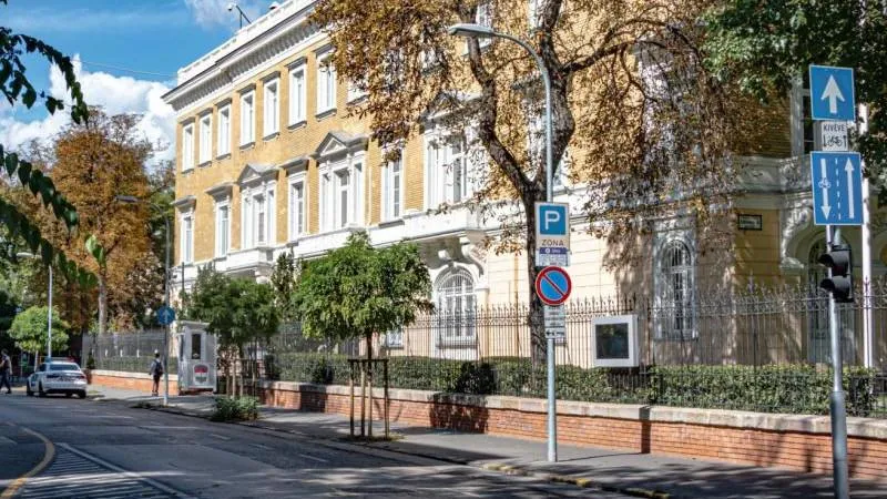 Hungary Announces Expulsion of 10 Russian Diplomats — A Measured Step, Not a Break in Ties