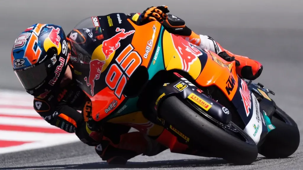 Collin Veijer extends contract and will race in Moto2 again next season