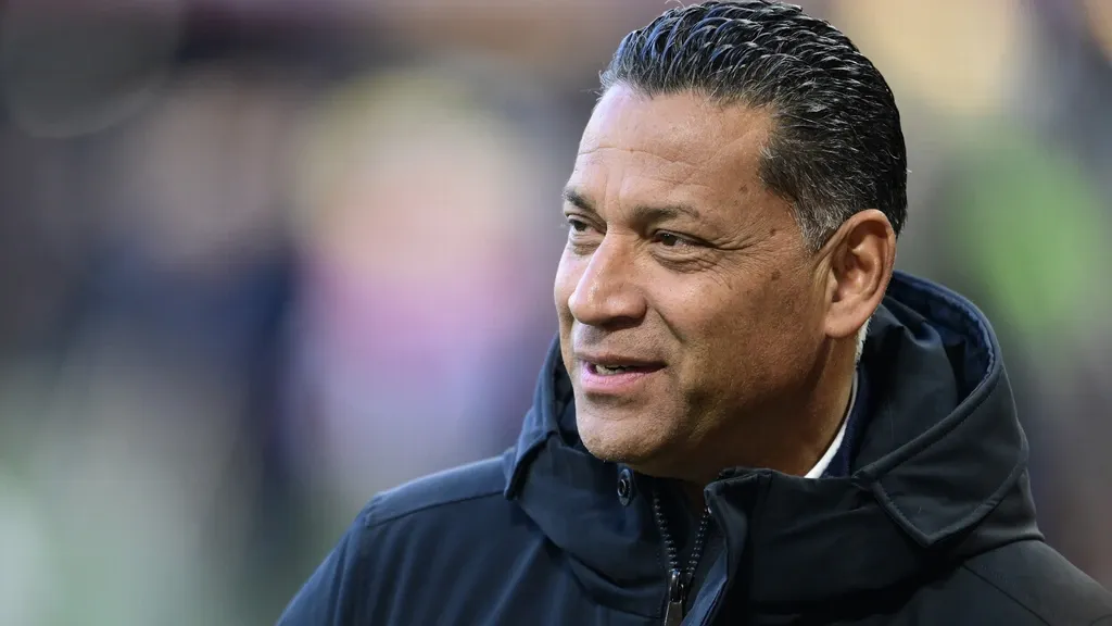 Fraser appointed as Suriname’s new national coach, aiming to lead Natio to the 2030 World Cup