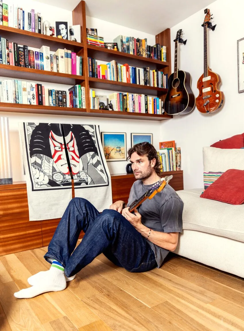 Musician Xander Vrienten: ‘The older I get, the more I return to this trusty bass’