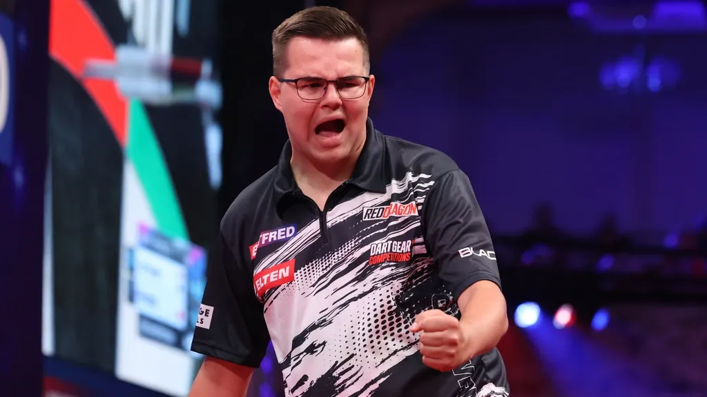 Van Veen reaches World Matchplay quarterfinals after thriller with Nijman; Menzies taken ill with high blood pressure